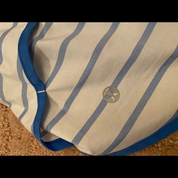 VINTAGE Patterned 2.5 inch Lululemon Speed Ups - Picture 3 of 4